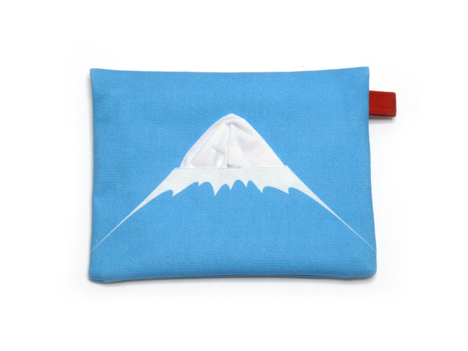 main_富士山7合目からひっぱると頂になるテッシュケース